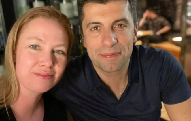 Съпругата на Кирил Петков Линда Маккензи Петкова не скри радостта